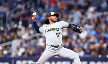 Freddy Peralta vuelve a dominar y apetito su 16 de la temporada