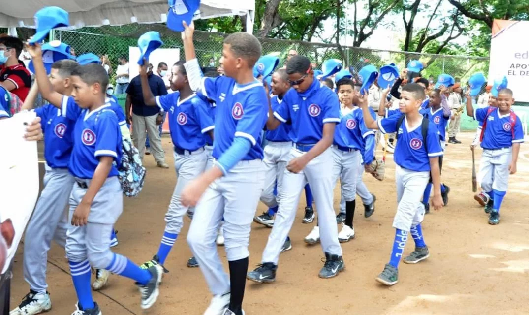Academia Luisito Mercedes festeja su 25 aniversario