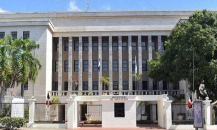 El Ministerio de Educación Dominicana escudriñamiento una investigación sobre incidentes químicos tóxicos en las escuelas