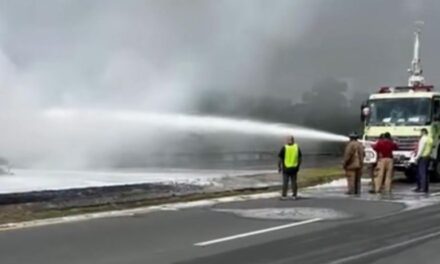 Fuel Caker Crash se incendia en Santo Domingo Ring Road