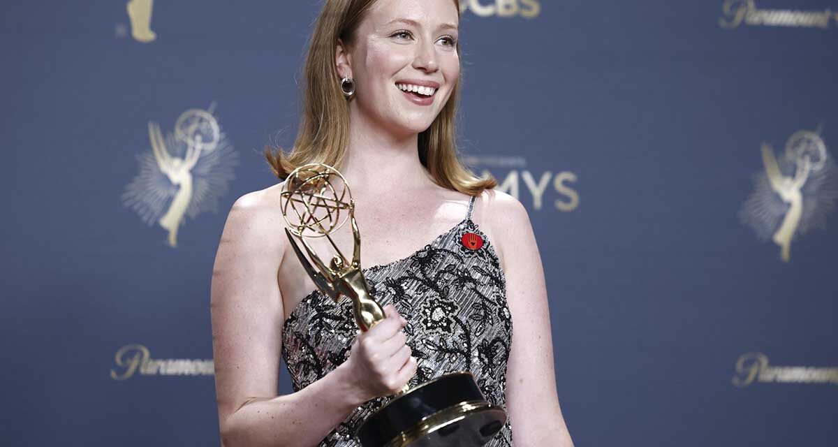 Hannah Einbinder, posteriormente de cobrar el Emmy por 'Hacks': «¡A la mierda el hielo y la Palestina libre!»