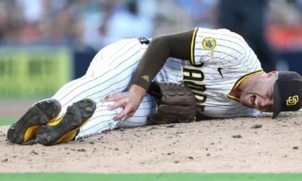 Relevista Adam,sale en carrito tras sufrir rotura tendón