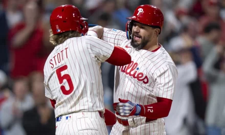 Kyle Schwarber se convierte en el segundo ludópata en la historia de los Filis con 50 jonrones