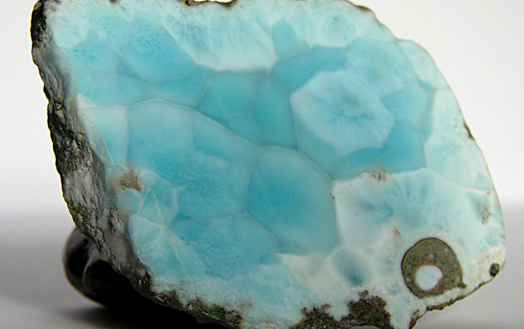 La mina Larimar única de la República Dominicana tiene como objetivo impulsar la seguridad