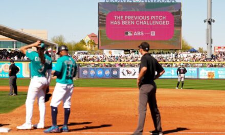 Grandes Ligas de Béisbol aprueban «árbitros robot» para 2026
