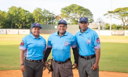 Omairy Guzmán, primera mujer árbitro Béisbol profesional RD