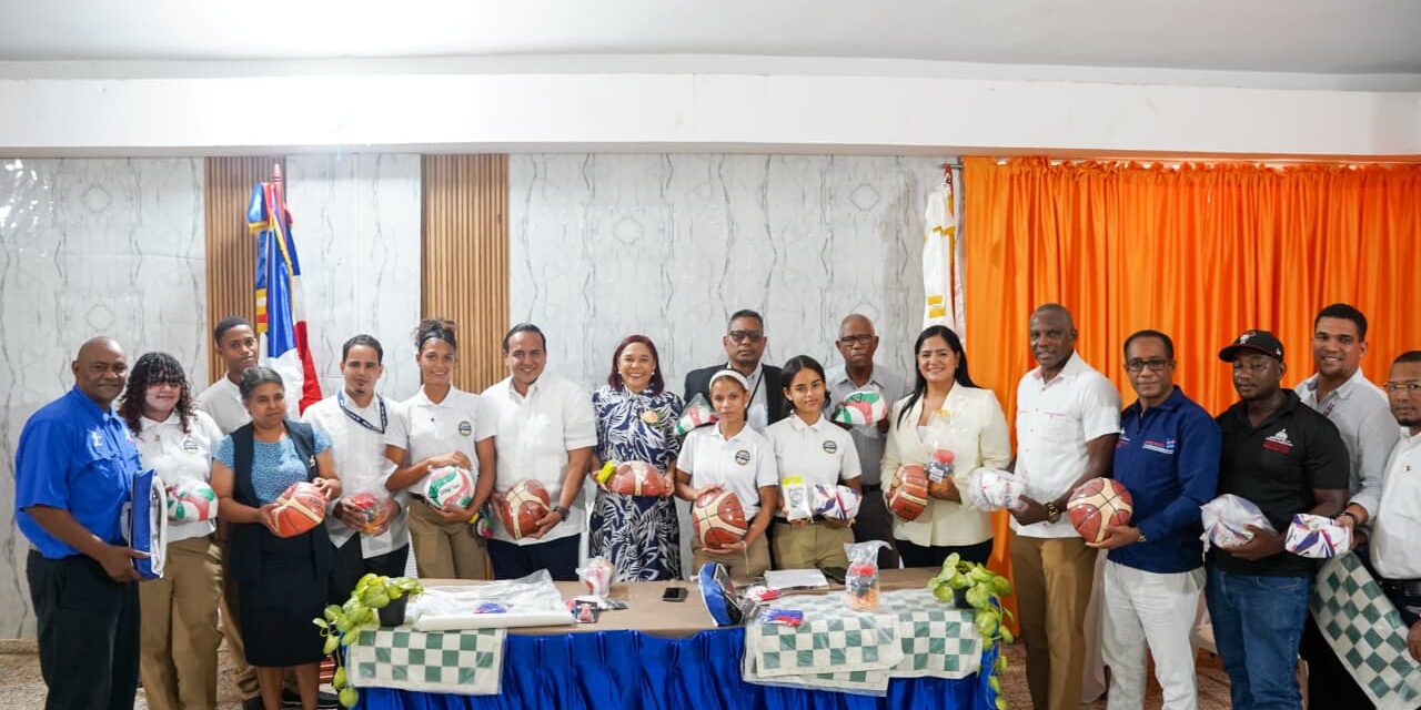 INEFI realiza entrega masiva de utillaje deportiva a más de 100 escuelas del país para inicio del año escolar