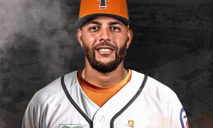 Toros firman al infielder Ramón Torres desde agencia dispensado