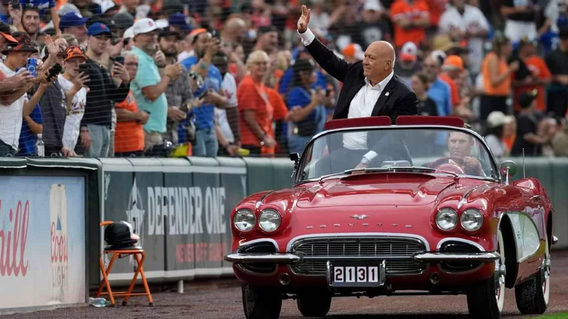 Ripken y Orioles celebran récord 2,131 juegos al hilo