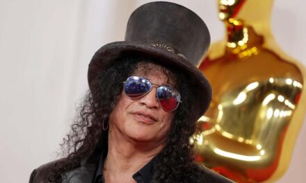 Slash lanzará su portafolio 'Live at the Serpent Festival' el 7 de noviembre