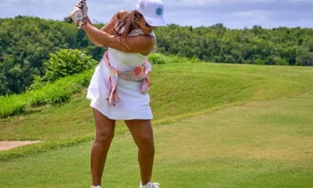 Smill Collado asume primer puesto tiraje 50 Copa Rotativa De Golf