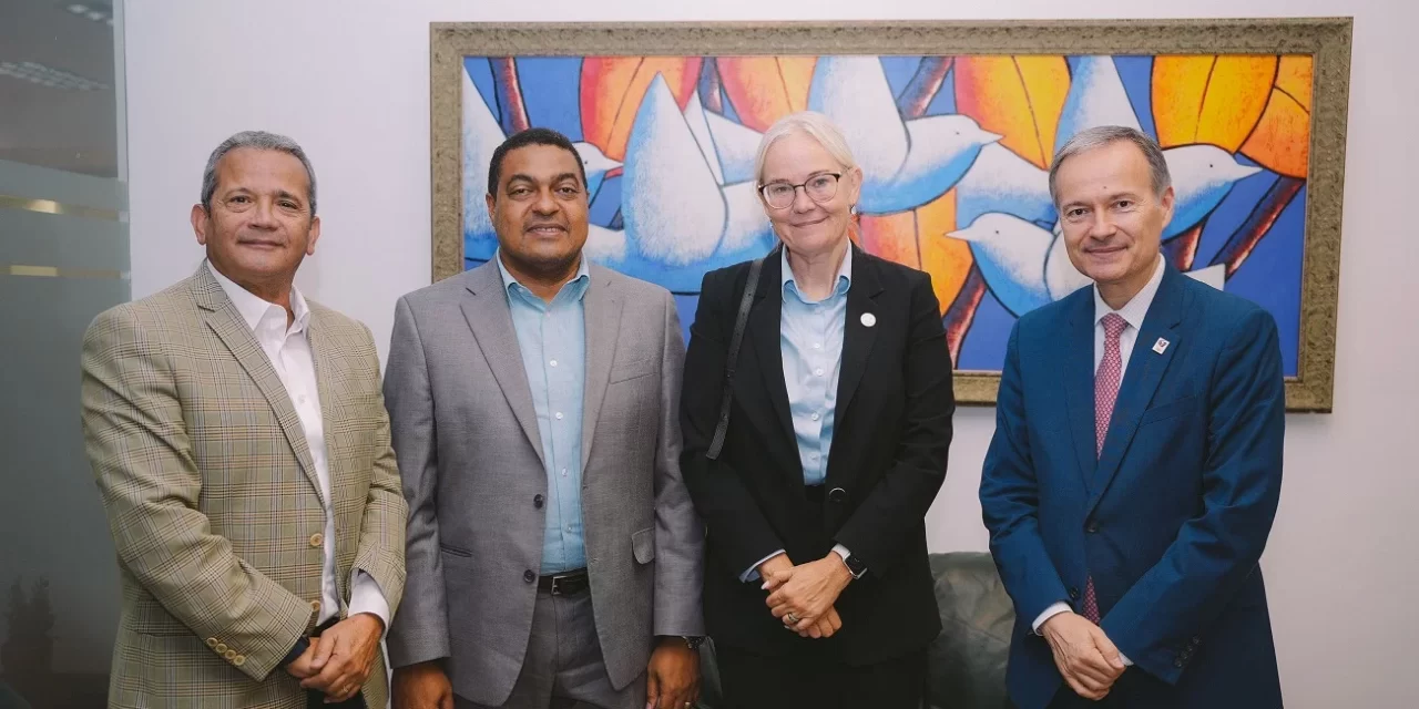 Presidenta Federación Internacional valora avances estructura Santo Domingo 2026