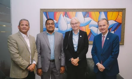 Presidenta Federación Internacional valora avances estructura Santo Domingo 2026
