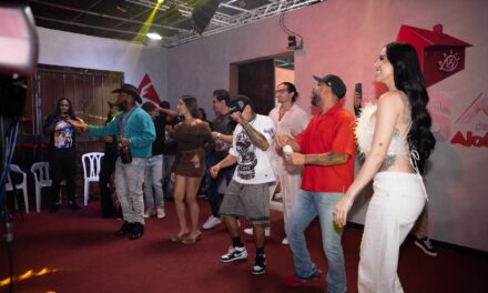 Los miembros de la casa de Alofoke dejan de banda las diferencias y celebran el cumpleaños del gigi