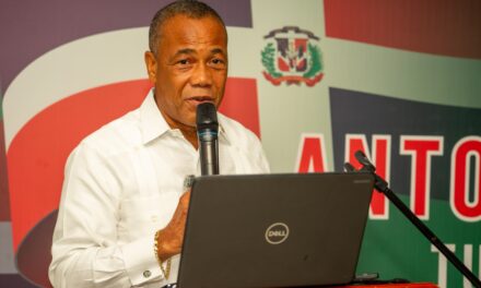 El diputado Antonio Brito paga cuentas legislativas 2024-2025 en Haina