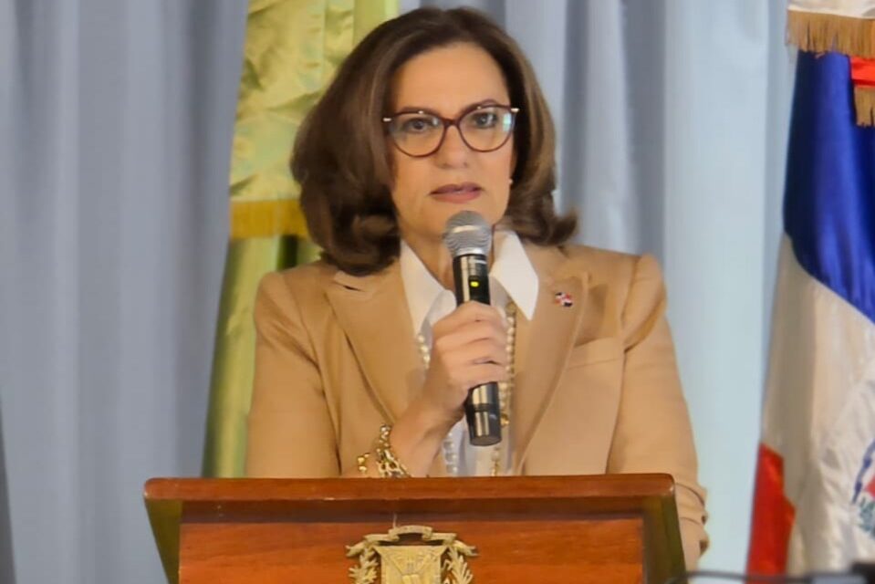 El Partido Verde Dominicano elige a Angelita Peña como su nuevo presidente