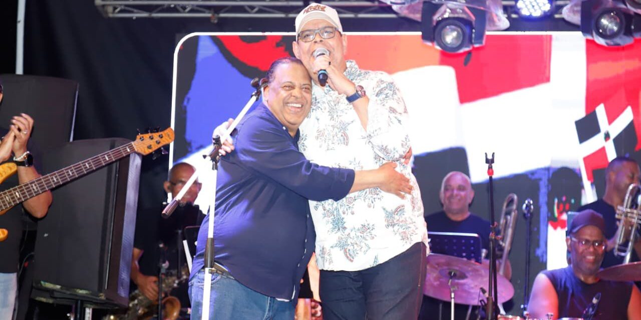 Con todo y calabobos, Capotillo vibró con el poder musical «Long Live the Homeland»