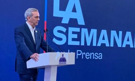 Abinader admite un aumento del 123 % en la revisión de datos de importación y pedido