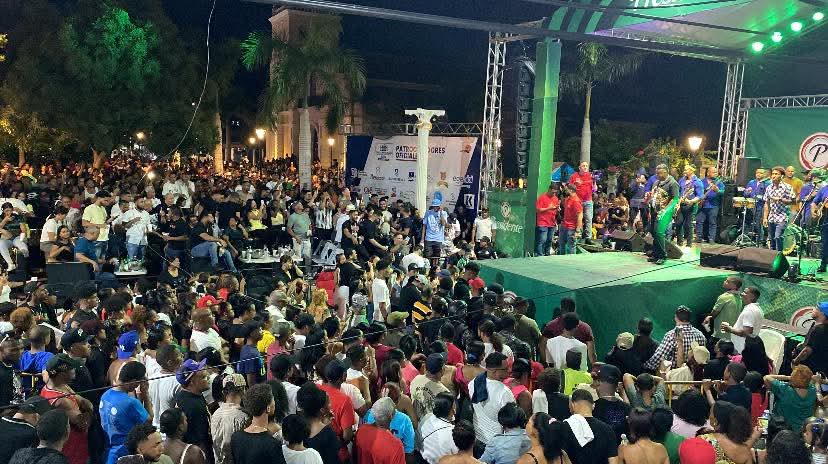 Luis Miguel Del Amargue pone los patrocinales del hebilla de oro