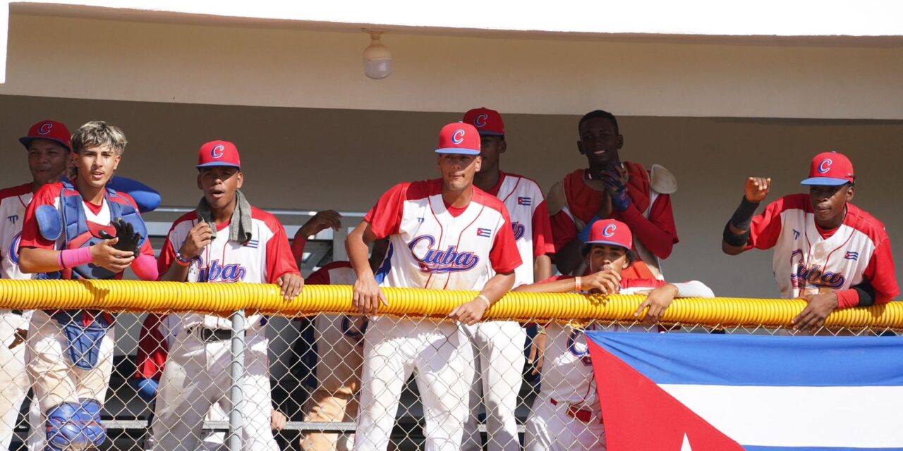 Cuba vence a Dominicana 10-5 y aprieta la clasificación