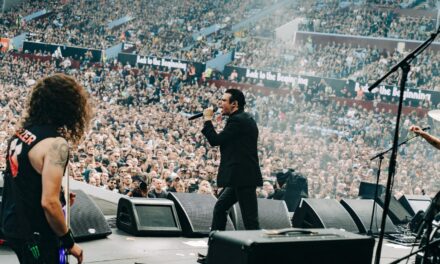 Yungblud rinde homenaje a Ozzy Osbourne en Los VMA