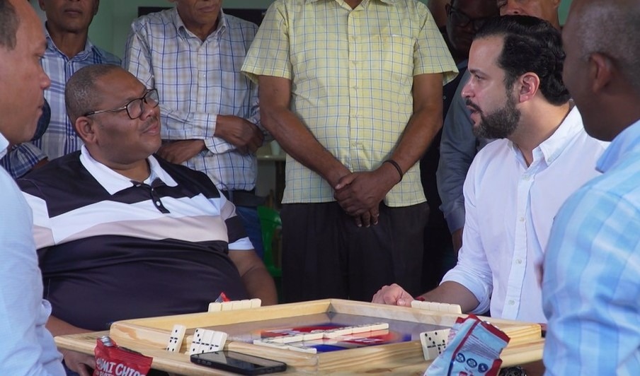 Rafael Paz critica al gobierno y plantea desafíos sociales y políticos de la fuerza de la muchedumbre
