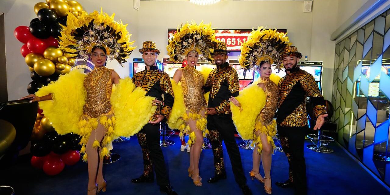 Casino Platino celebra el noveno aniversario con una confusión dorada llena de premios, hechizo y entretenimiento