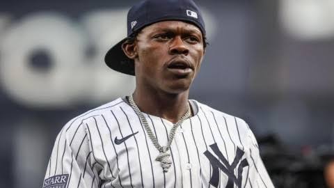 Jazz Chisholm Jr. abandona articulación de Yankees tras tomar un bolazo en el rama
