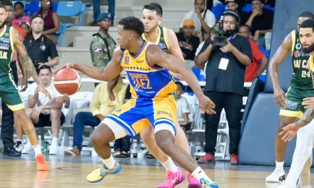 Gerardo Suero comanda ataque del Mauricio Báez sobre San Carlos en el TBS Distrito 2025