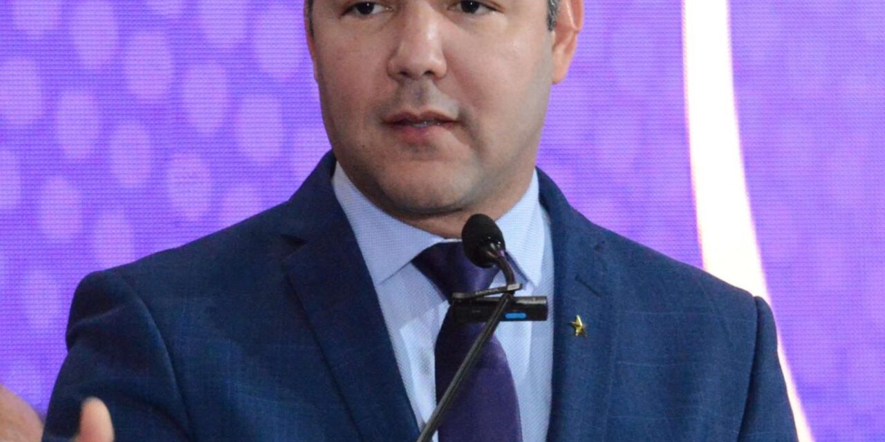 Johnny Pujols alega a Abinader y la investigación de reclamos de 51 casos de corrupción reportados por el propio gobierno