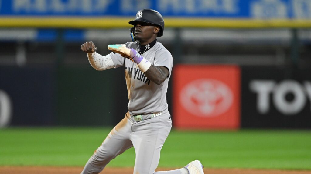 Jazz Chisholm abandona grupo de los Yankees por contusiones en ambas rodillas