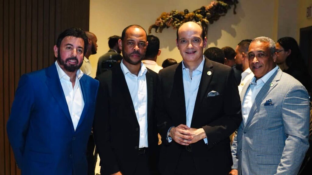 Leyendas del deporte y personalidades de la vida pública acompañan a Luis Polonia en la Gala Premier de su película - Noticias hoy en República Dominicana | Último minuto