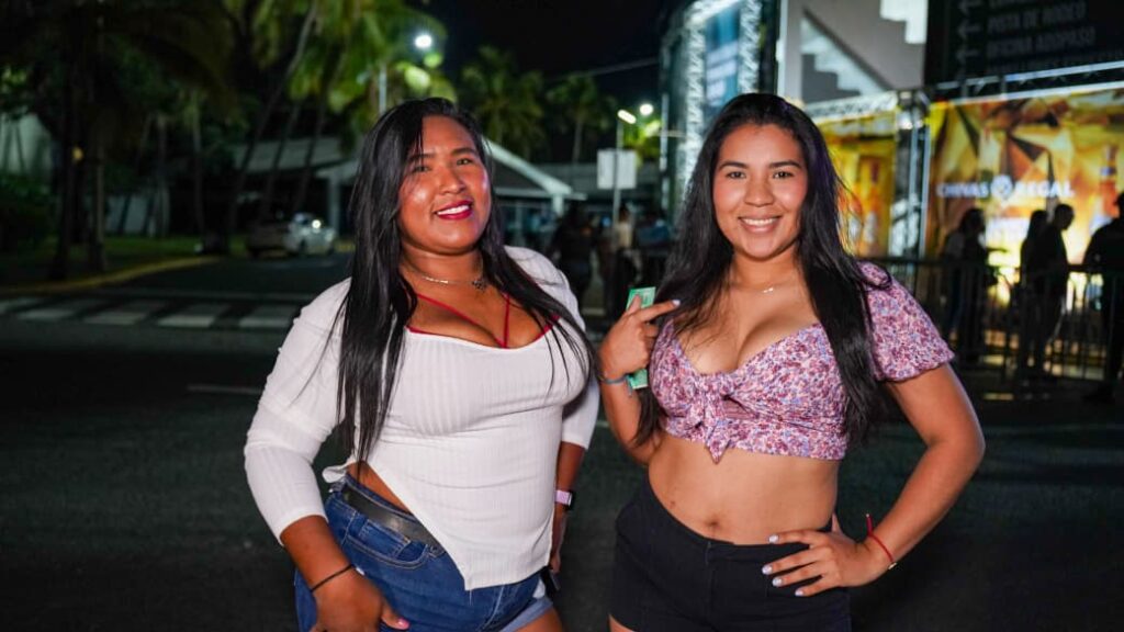 Fanáticos "bajaron hasta el fondo" en concierto de Wisin y Jowell & Randy - Noticias de hoy en República Dominicana | último minuto