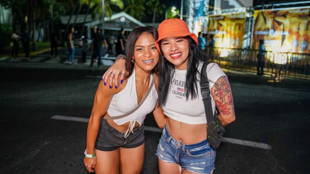 Fanáticos "bajaron hasta el fondo" en concierto de Wisin y Jowell & Randy - Noticias de hoy en República Dominicana | último minuto