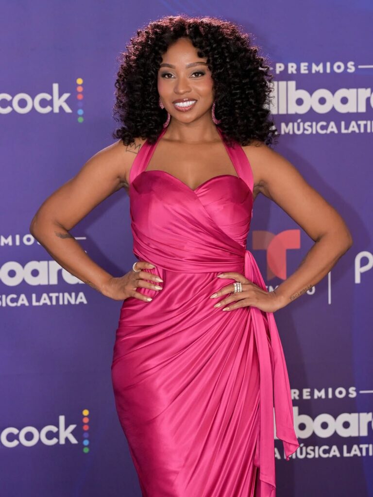 Celebridades brillan en la alfombra de los Premios Billboard 2025 – Noticias de hoy en República Dominicana | último minuto
