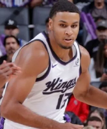 Keegan Murray, fuera inicio del año por rotura en pulgar