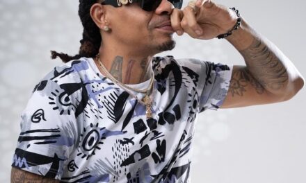 Capitán Alo recibe a su esposa y mascotas en La Casa