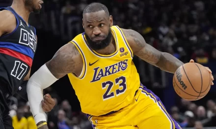 LeBron perderá la incertidumbre inaugural de su 23.ª temporada NBA