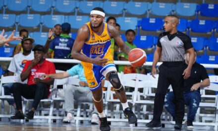 Mauricio Báez se vale de Luismal Ferreiras para remontarle a Los Prados