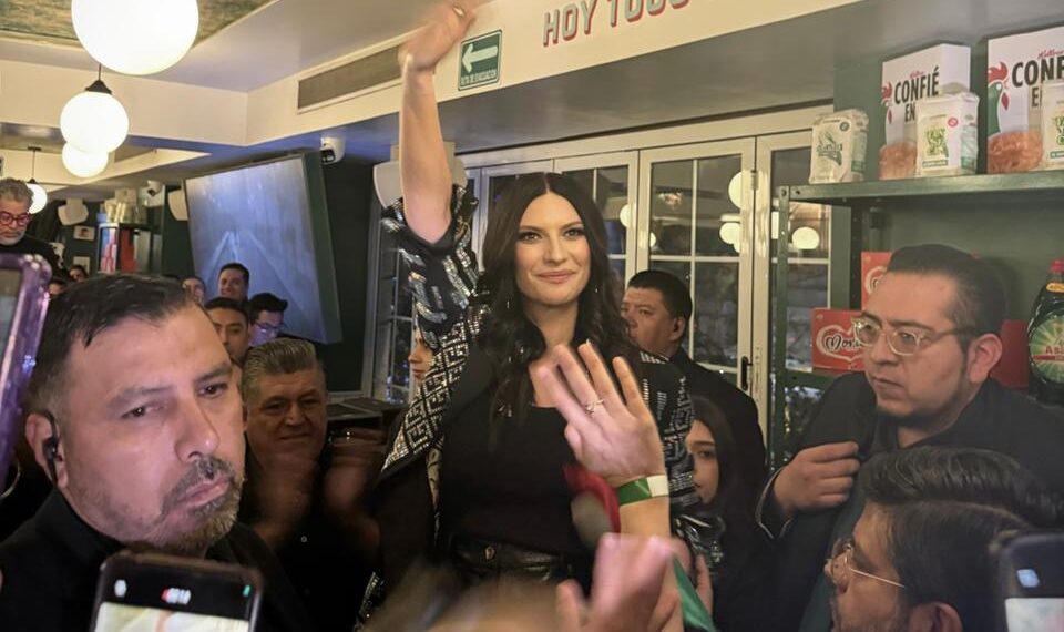 Laura Pausini deslumbra en México en “Sala de despecho”