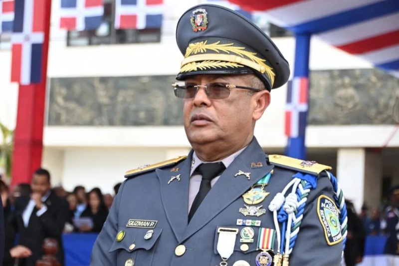 El director de la Policía Nacional dice que están trabajando para que los ciudadanos se sientan seguros y orgullosos.