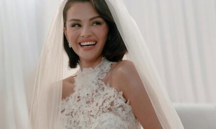 Selena Gómez comparte fotos de las miradas que llevaba en su boda