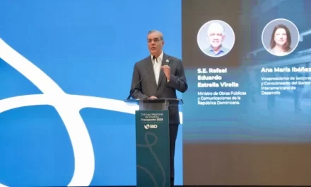 Abinader abre Diálogo Internacional de Política de Transporte 2025 en Santo Domingo