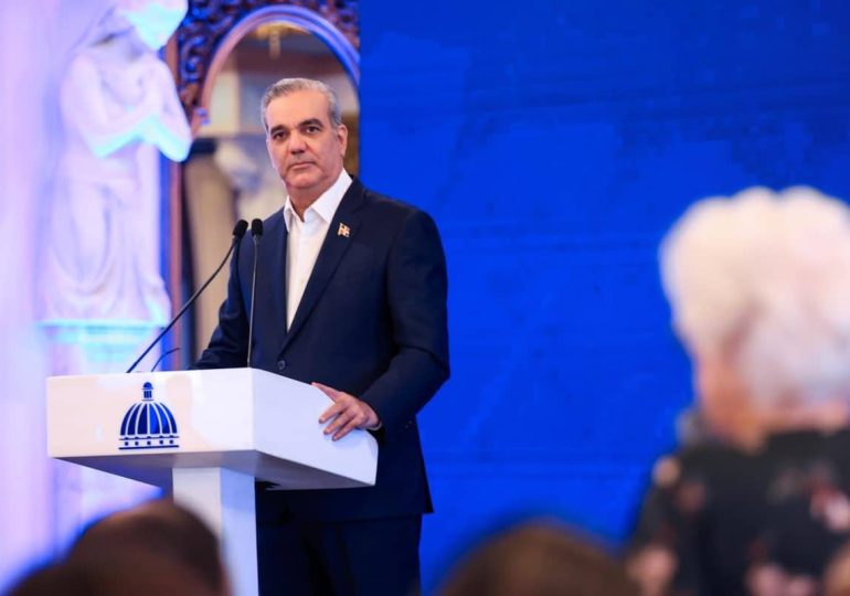 Abinader destaca compromiso del Gobierno con la innovación y la inteligencia artificial