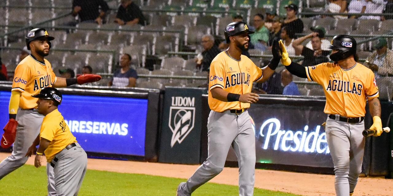 Águilas remontan y vencen a las Estrellas