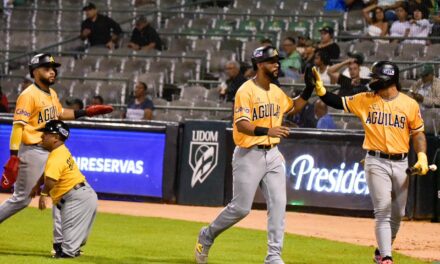 Águilas remontan y vencen a las Estrellas