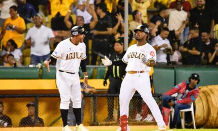 Alberto Rodríguez decide el primer triunfo de las Águilas Cibaeñas con un triple