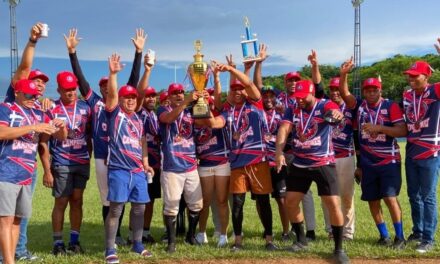 Monarcas 2015 ganan el XIV torneo de softbol de Oficiales Académicos de las Fuerzas Armadas y la Policía Nacional