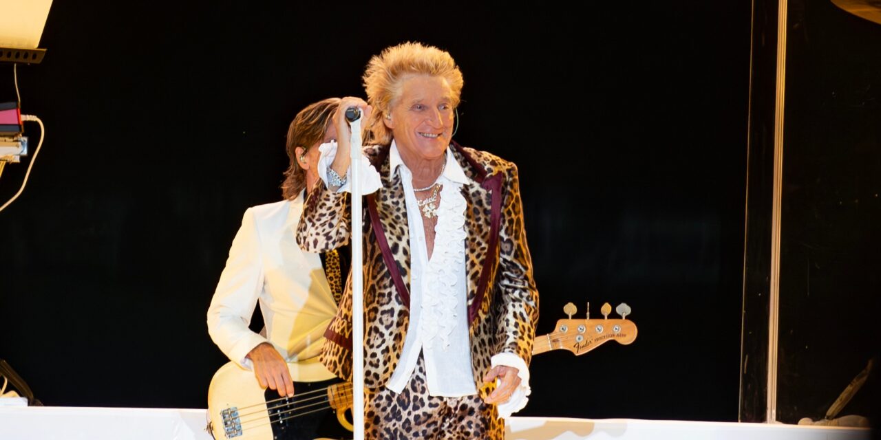 Rod Stewart, divisa del rock, se despidió por todo lo detención de los escenarios dominicanos