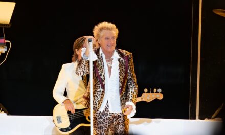 Rod Stewart, divisa del rock, se despidió por todo lo detención de los escenarios dominicanos